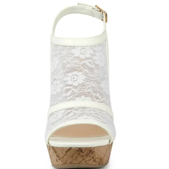 🆕️Elegant White Lace Wedge Sandals - Picture 1 of 4